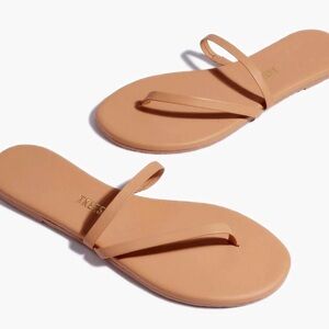 NWT TKEES SARIT Sandals in POUT